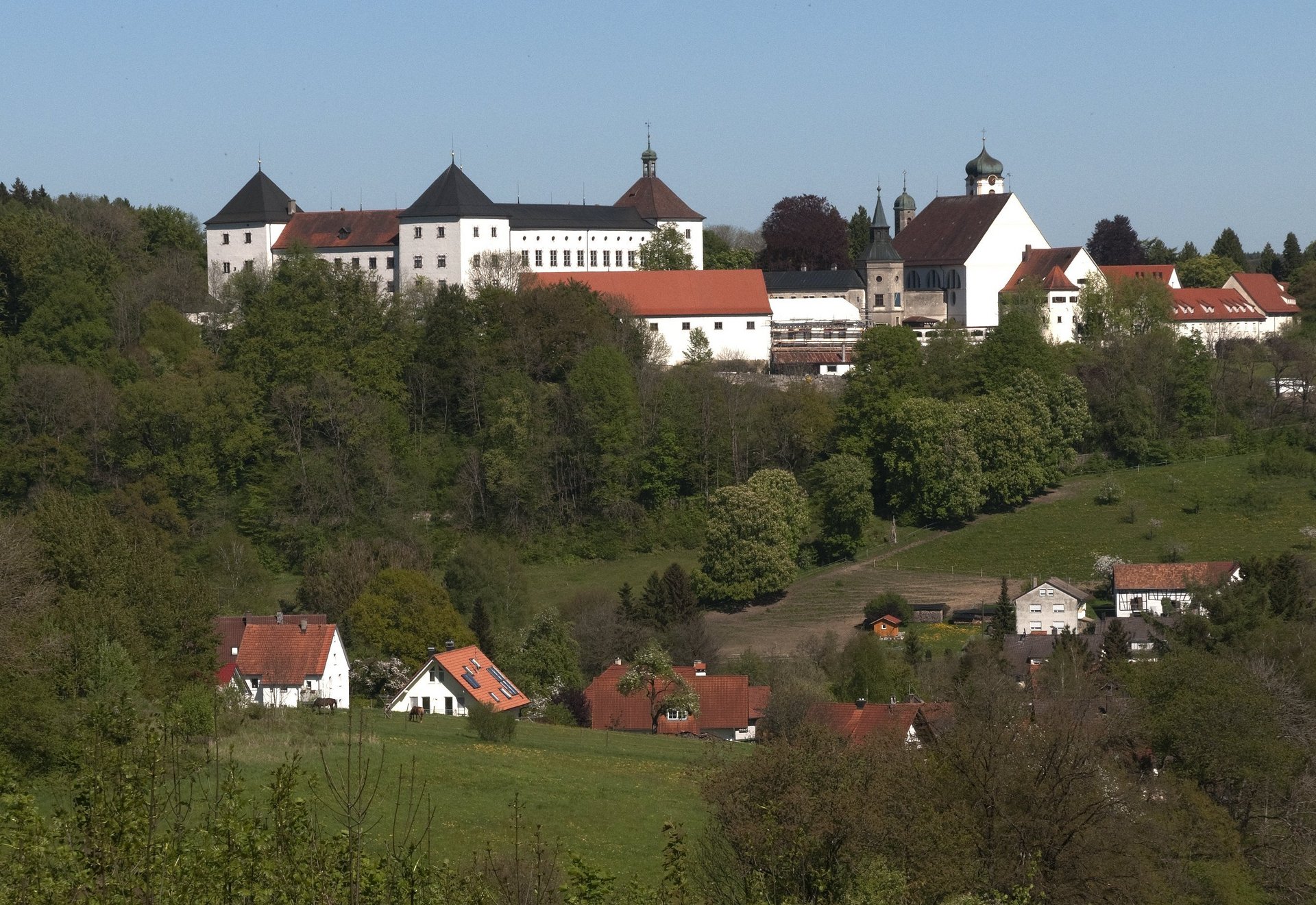 Blick auf das Schloss in Wolfegg