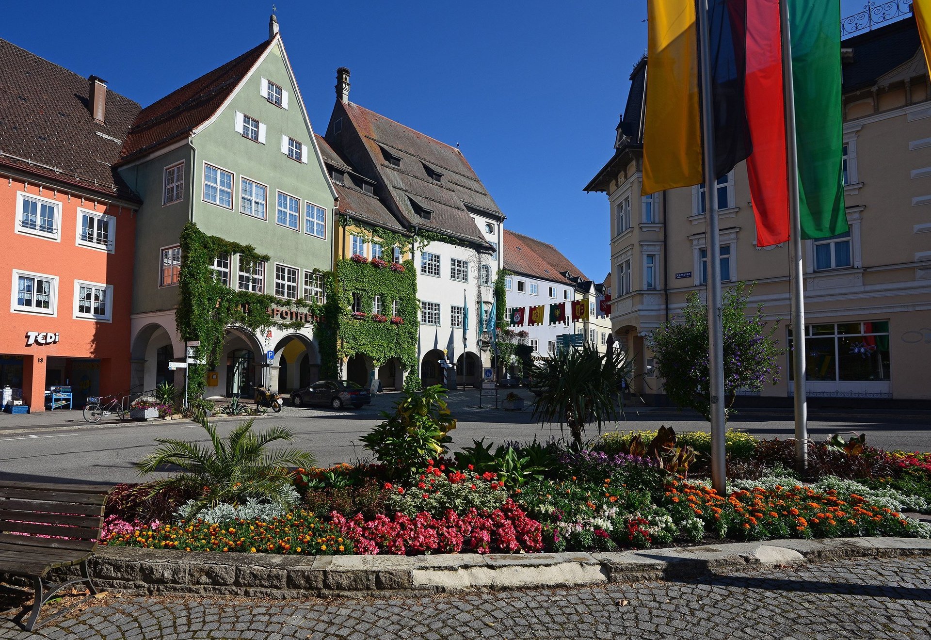 Marktplatz mit Rathaus in Isny